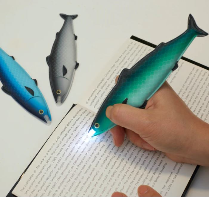 Kikkerland Fish Flashlight