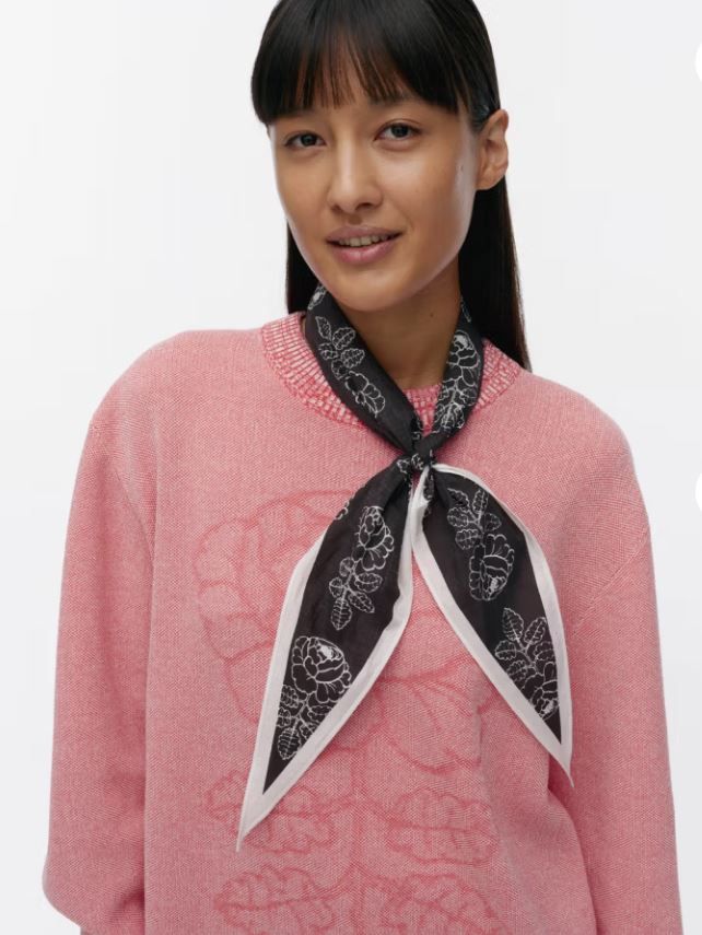 Marimekko Aiempi Vihkiruusu Kioski scarf