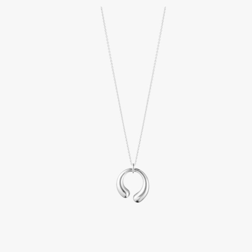 GEORG JENSEN Mercy Medium Pendant 634B Silver The Mercy collection was created by Jacqueline Rabun. As is typical when Rabun and Georg Jensen collaborate, the designs are both sculptural and bold, yet the different pieces have a playful and contemporary feel that make them easy to style with other jewellery – and allow the wearers to create their own personal expression.