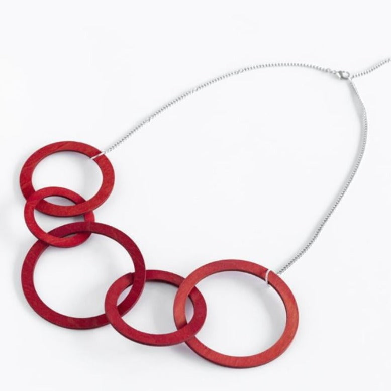 The Korona collection represents Valona’s ecological zero waste design principle, which aims to minimise production material loss already at the design stage. Korona jewellery is made from both rings and the round pieces inside them. These result in the models of hoop earrings and round stud earrings.